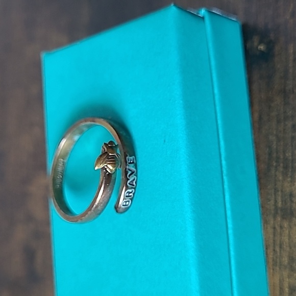 Ring - Picture 3 of 4